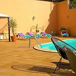 Ashram Sunshine Bed & Breakfast *