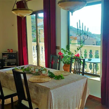 Ashram Sunshine فندق مبيت وإفطار