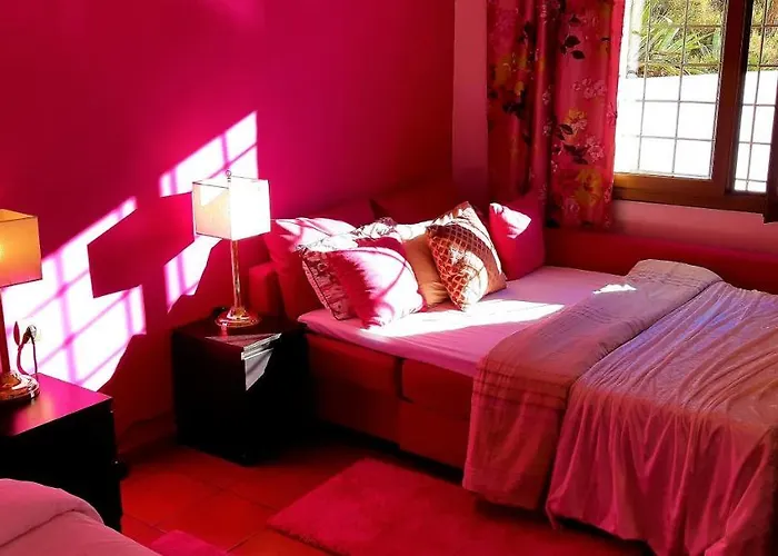 Ashram Sunshine Bed & Breakfast *