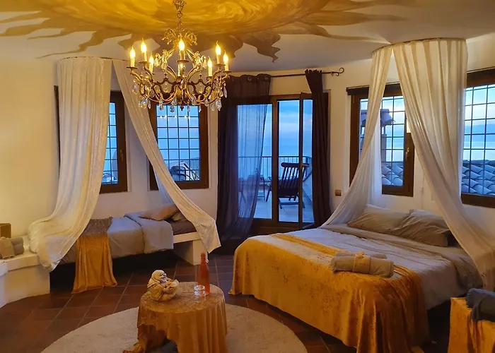 Ashram Sunshine * Sitges