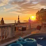 Ashram Sunshine Bed & Breakfast