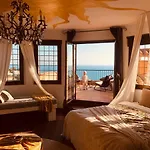 Ashram Sunshine Bed & Breakfast *
