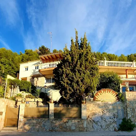 Ashram Sunshine לינה וארוחת בוקר