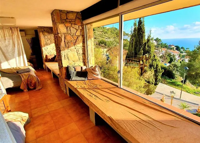 Bed and Breakfast Ashram Sunshine Σίτζες