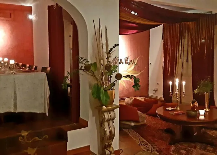 Ashram Sunshine Bed and Breakfast Σίτζες